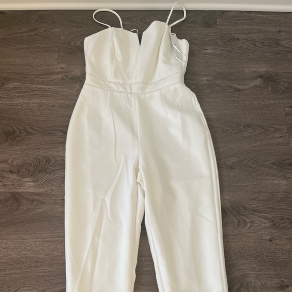 White fashionable jumpsuit - Picture 2 of 4
